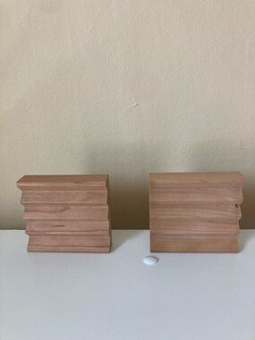 Pair of wooden soap dishes NWOT